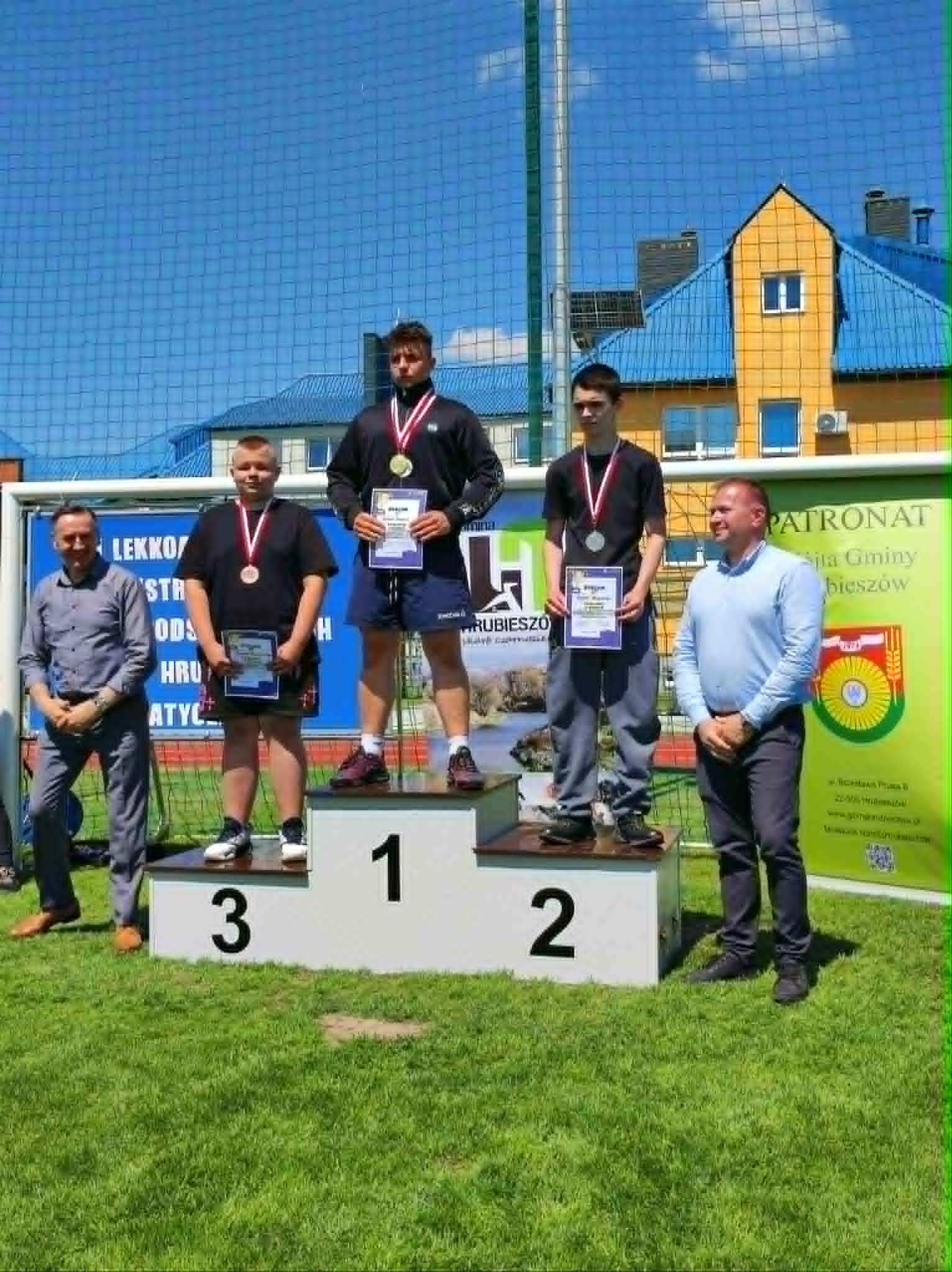 Sukcesy naszych uczniów w mistrzostwach lekkoatletycznych 